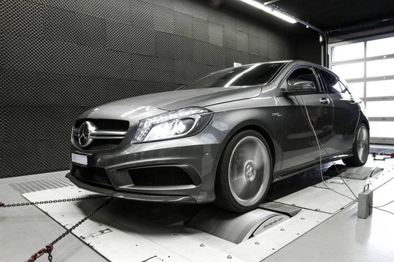 Mcchip DKR добавил мощности Mercedes-Benz A45 AMG