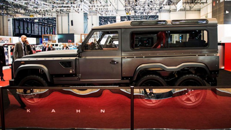 Трехосный Land Rover Defender Flying Huntsman от Kahn Design