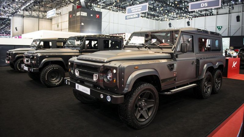 Трехосный Land Rover Defender Flying Huntsman от Kahn Design