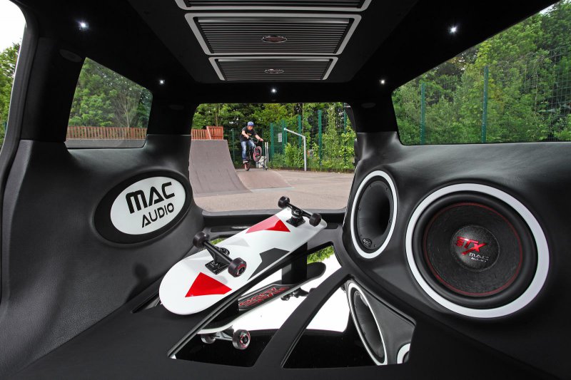 MINI Clubman S в исполнении Mac Audio