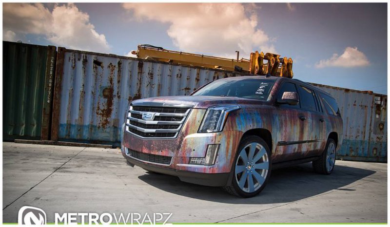Постапокалиптический Cadillac Escalade Rust Chrome от Metro Wrapz