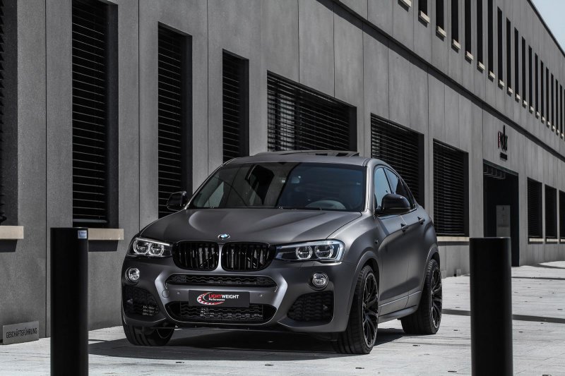 BMW X4 xDrive35d от ателье Lightweight