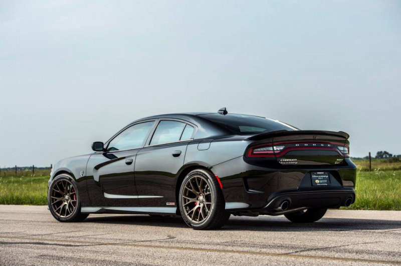 805-сильный Dodge Charger SRT Hellcat HPE800 от Hennessey Performance