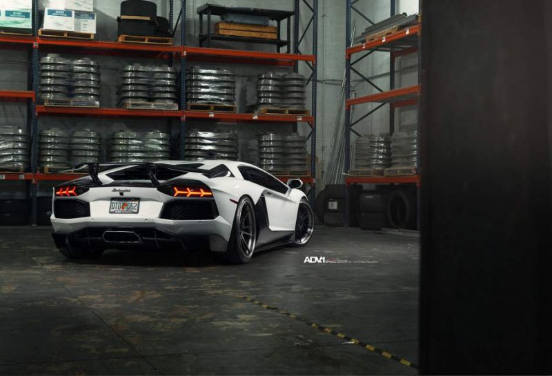 Lamborghini Aventador в обвесе Vorsteiner на дисках ADV.1 