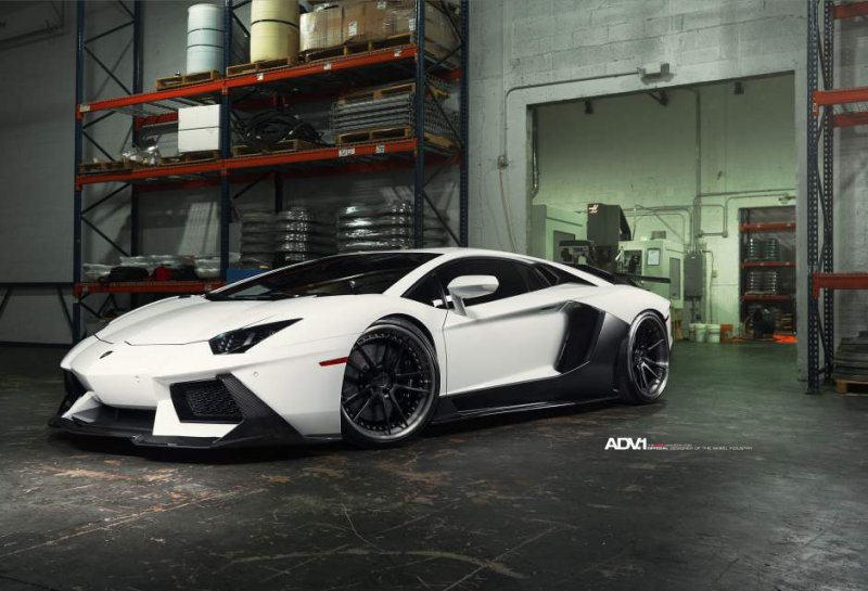 Lamborghini Aventador в обвесе Vorsteiner на дисках ADV.1 