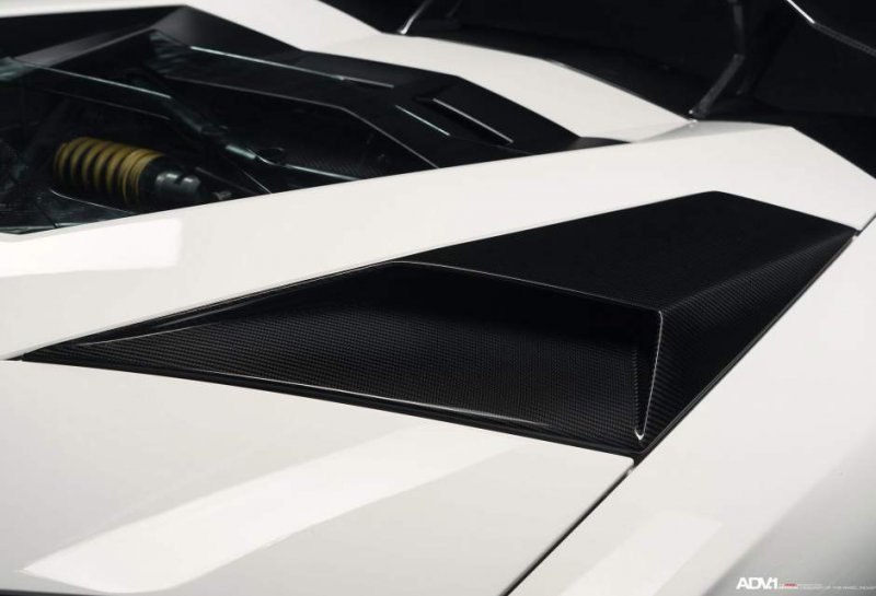 Lamborghini Aventador в обвесе Vorsteiner на дисках ADV.1 