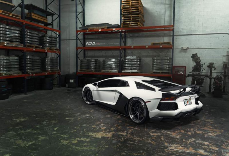 Lamborghini Aventador в обвесе Vorsteiner на дисках ADV.1 