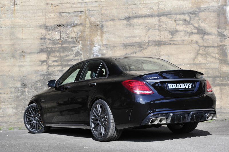 Brabus показал доработанный Mercedes-AMG C63 S