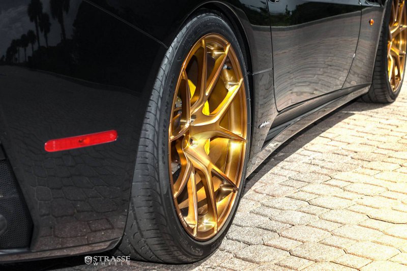 Ferrari California на дисках от Strasse Wheels