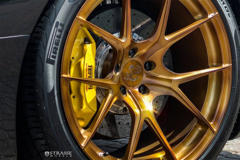 Ferrari California на дисках от Strasse Wheels
