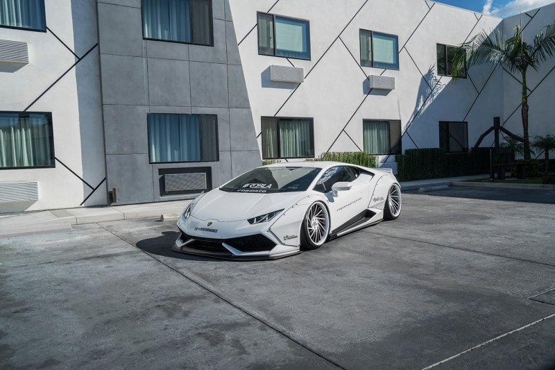 Lamborghini Huracan в исполнении Liberty Walk