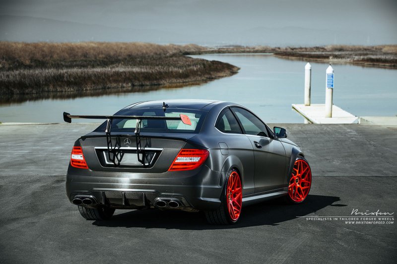 Mercedes-Benz C63 AMG от мастерской Weistec Engineering