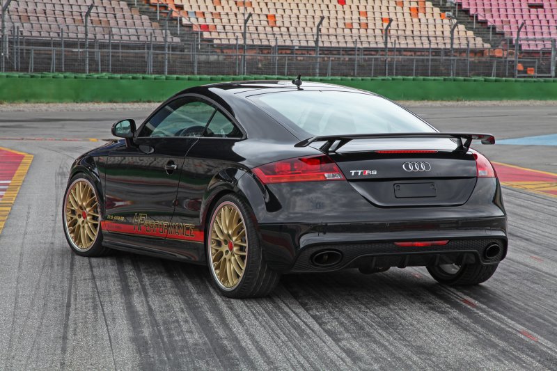 HPerformance представила 750-сильную Audi TT RS