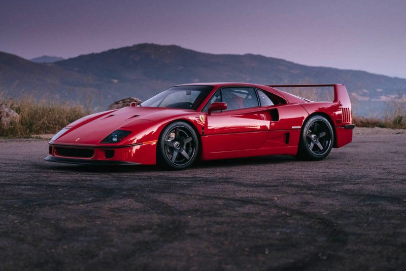 Ferrari F40 на дисках от HRE Wheels