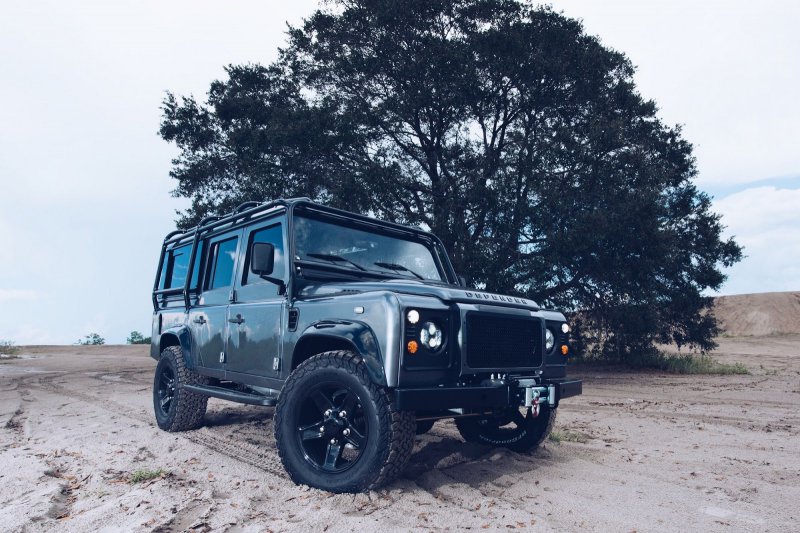 Land Rover Defender от мастеров East Coast Defender