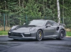 Porsche 911 Turbo S в карбоновым обвесе от Mansory