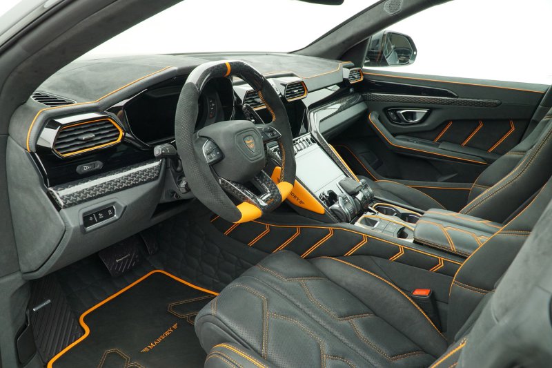 Lamborghini Urus в радикальном тюнинге от Mansory